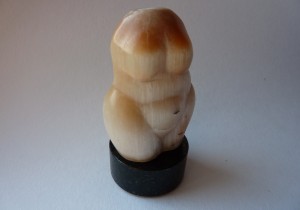 Торс из селенита
